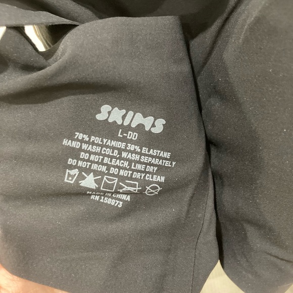 SKIMS Naked Scoop Bra NWT - Onyx Black Sz Large-DD, Small -DD - Picture 8 of 11